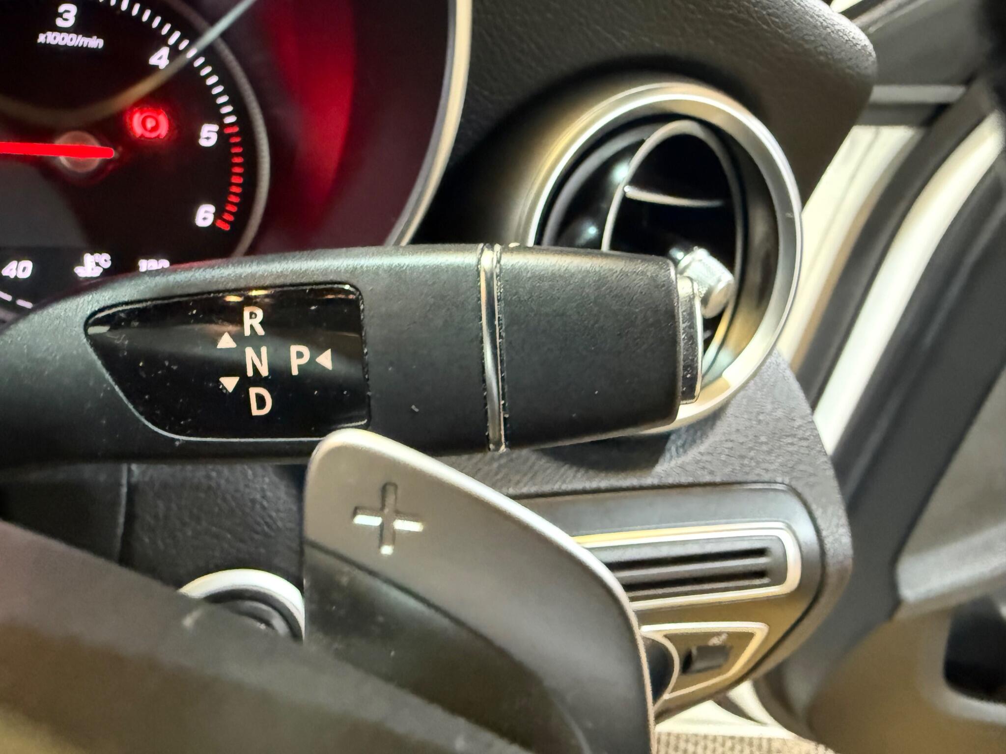 Mercedes-Benz C-Class view 29