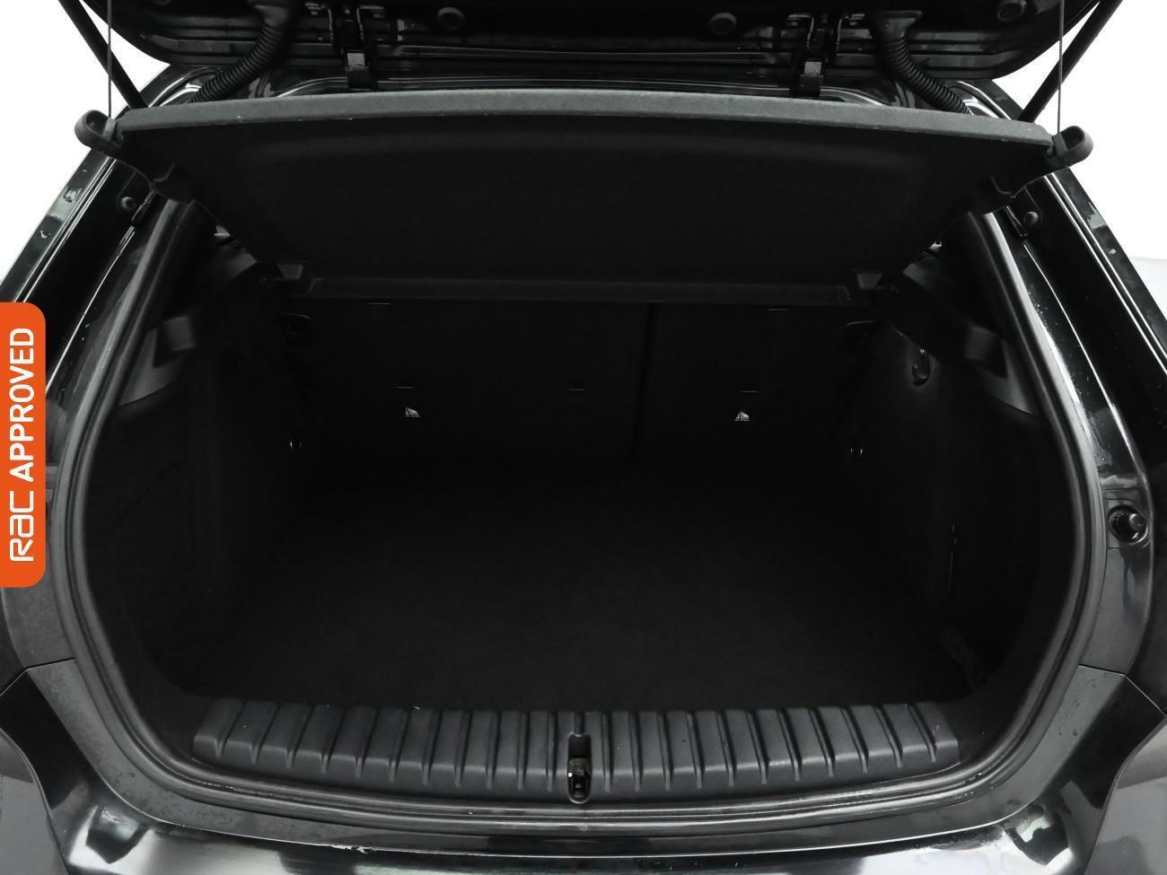 BMW 1 Series view 13