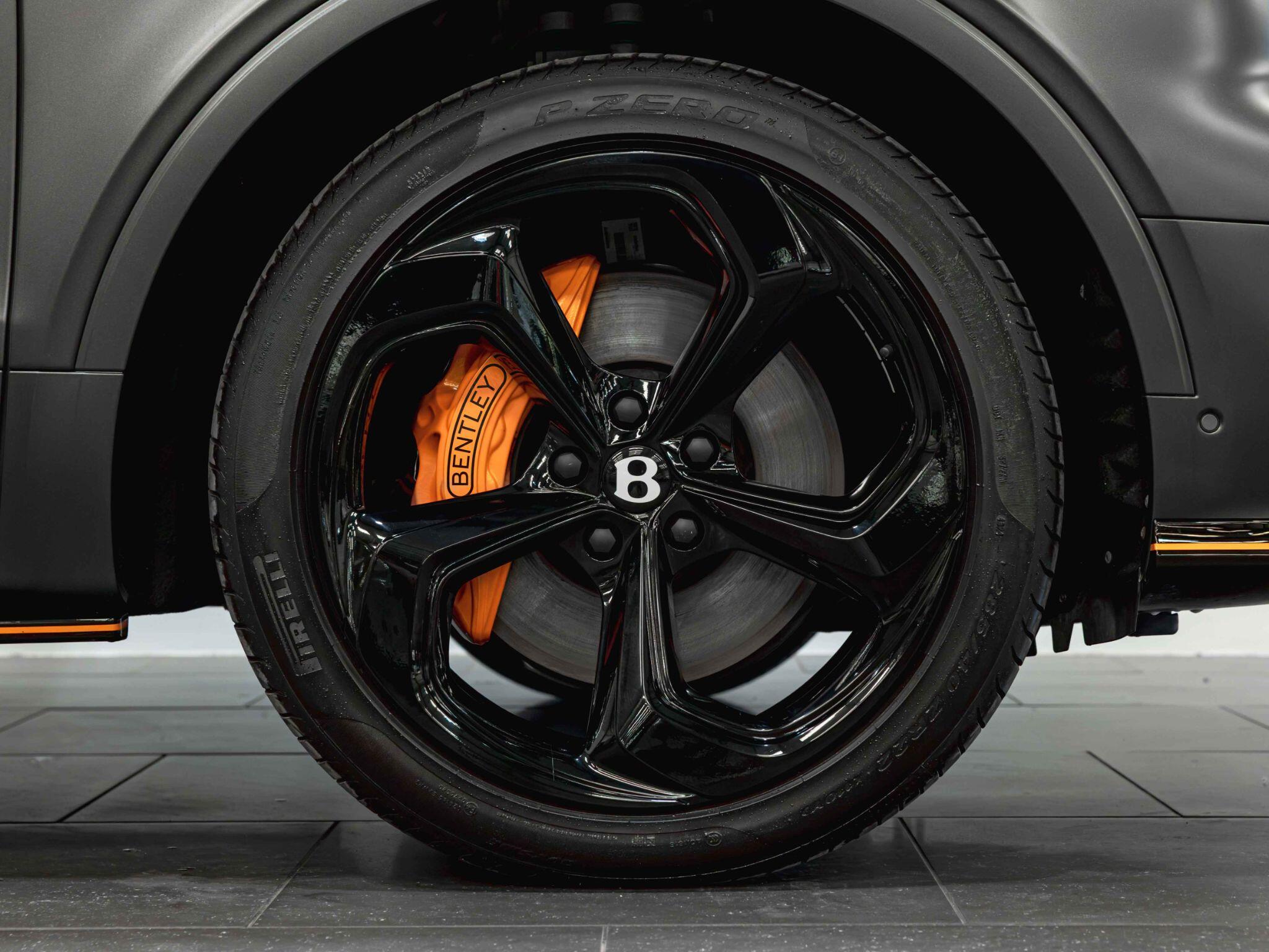 Bentley Bentayga view 7