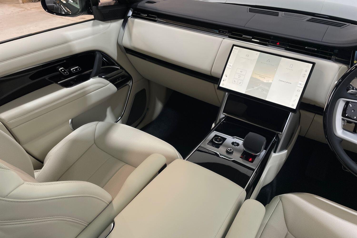 Land Rover Range Rover view 32