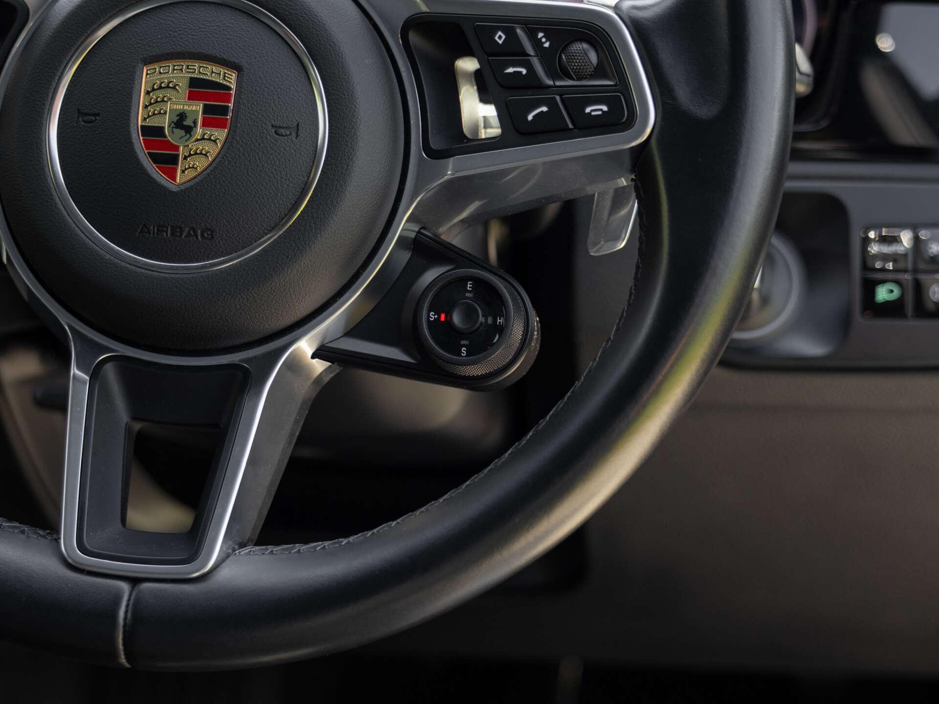 Porsche Cayenne view 33
