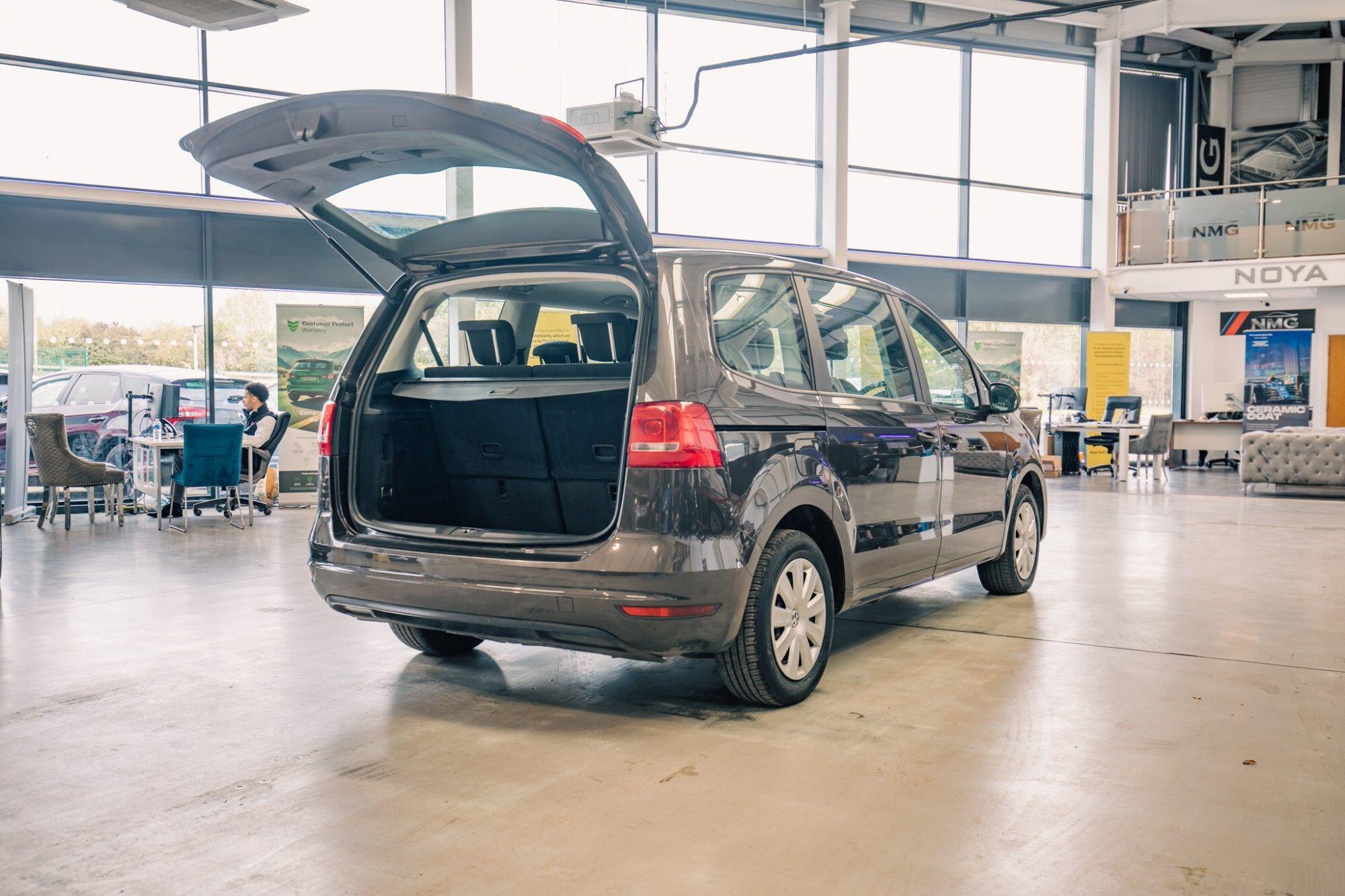 Volkswagen Sharan view 30