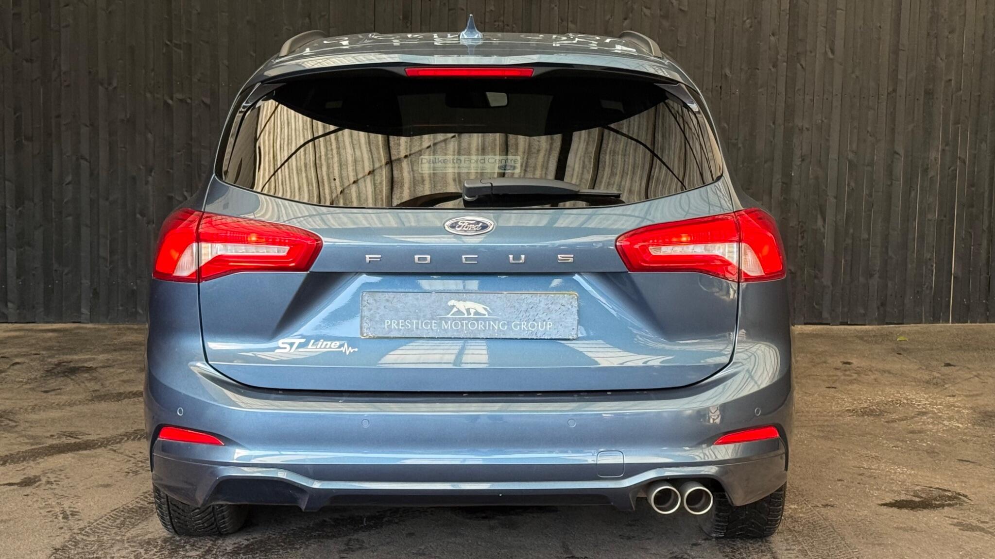 Ford Focus view 13