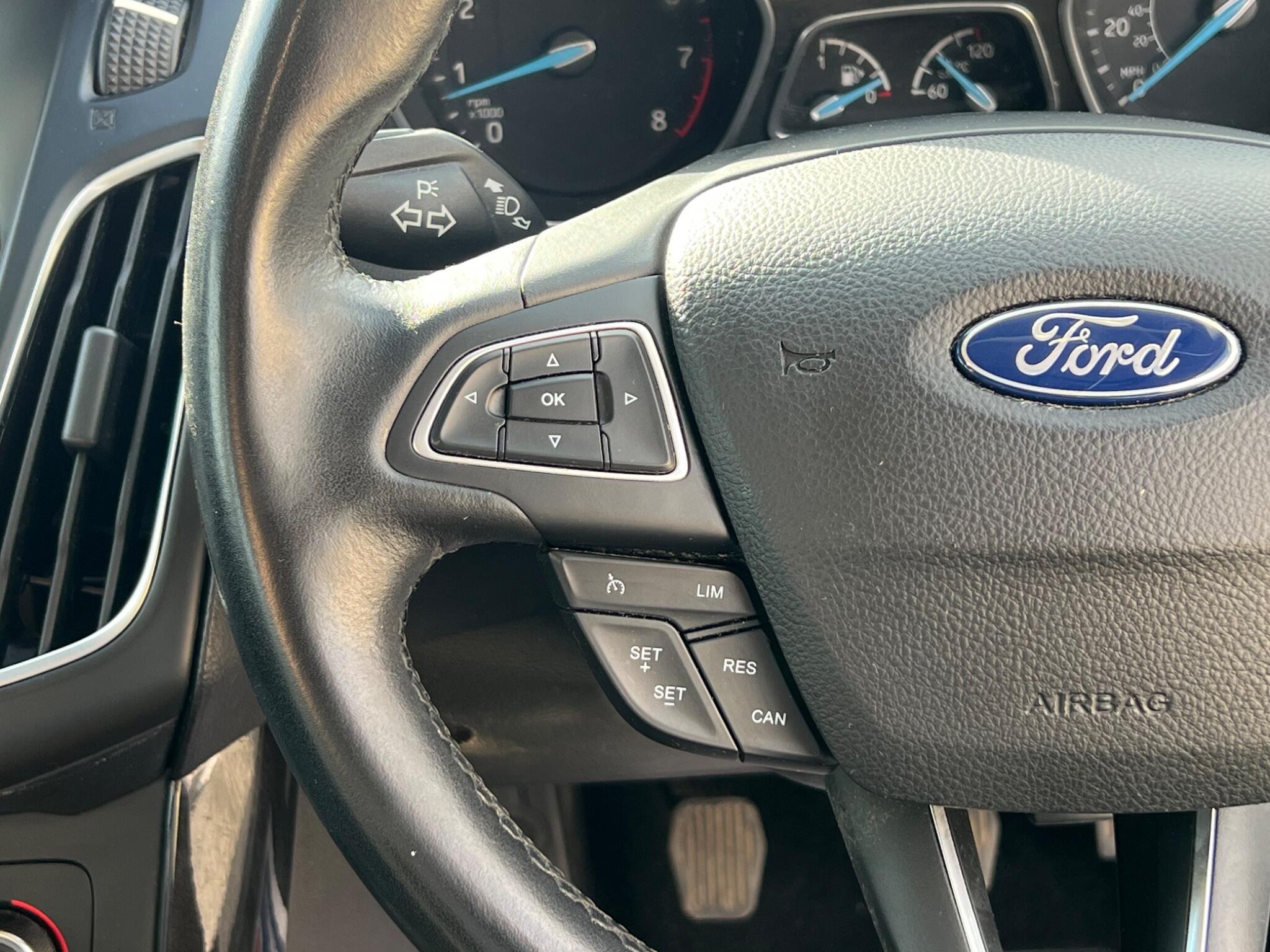 Ford Focus view 20