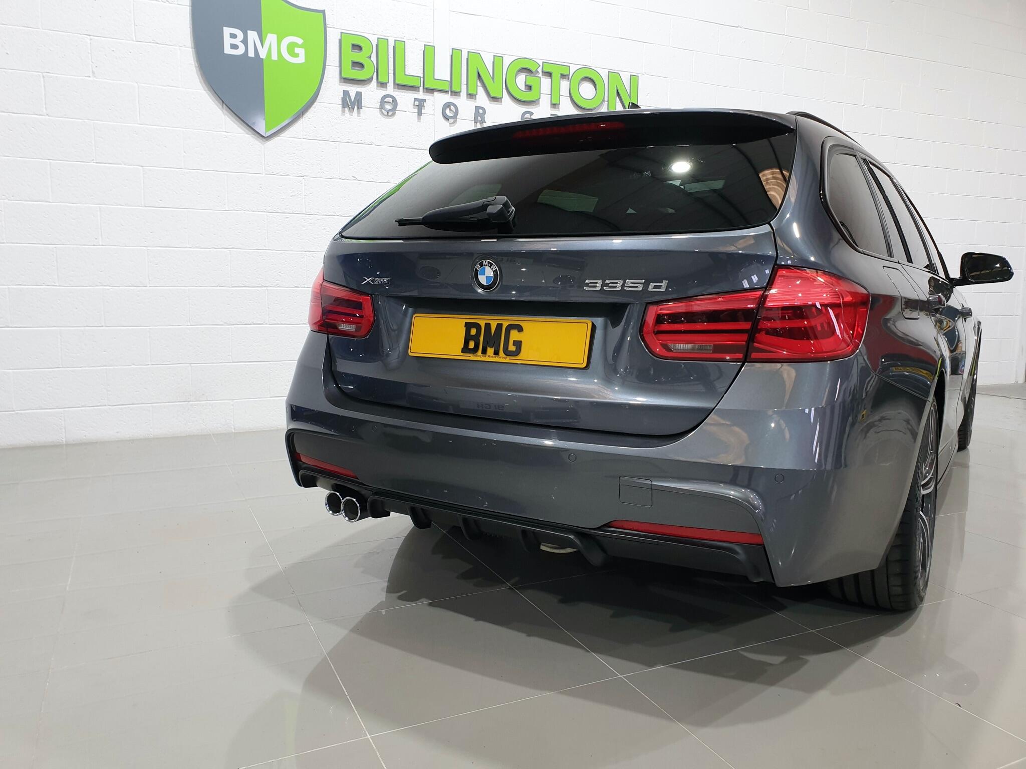 BMW 3 Series view 19