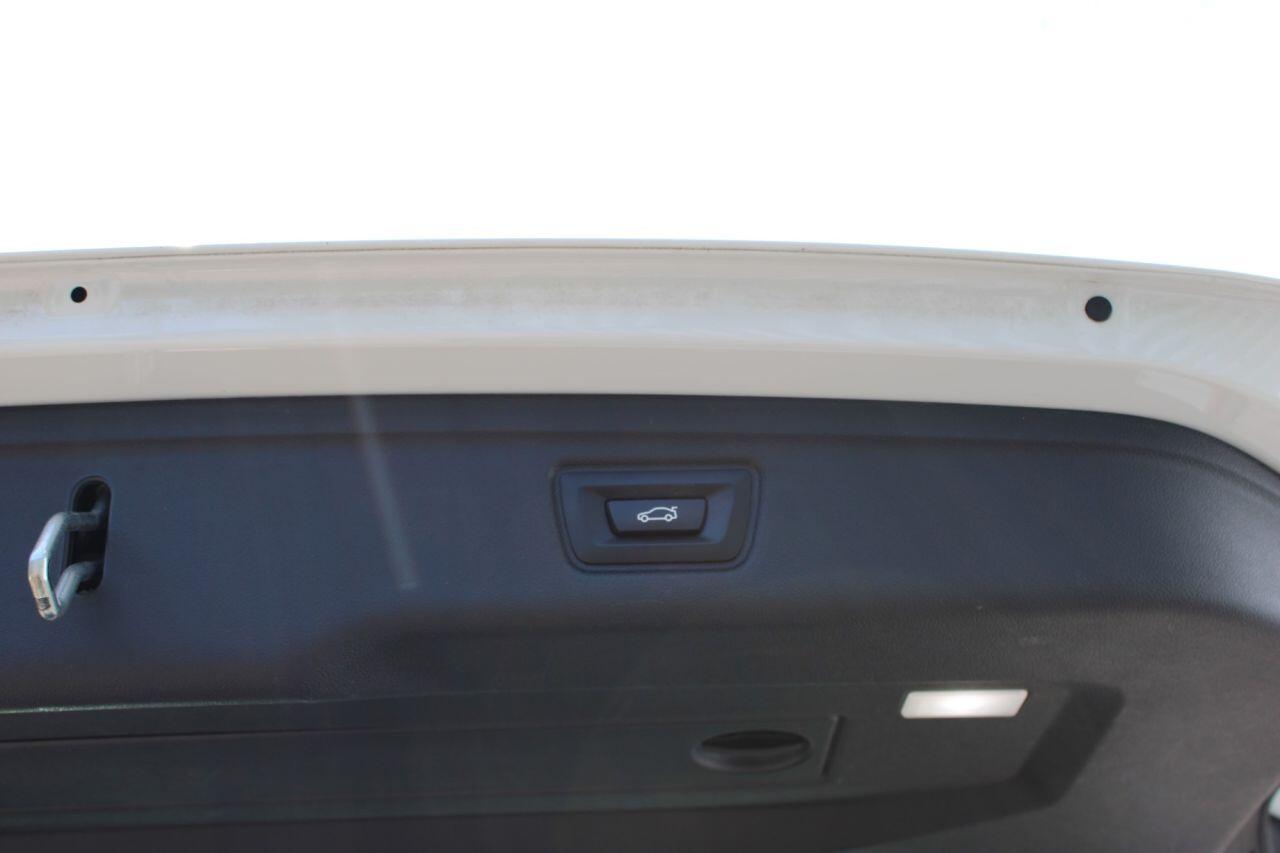 BMW 3 Series view 37