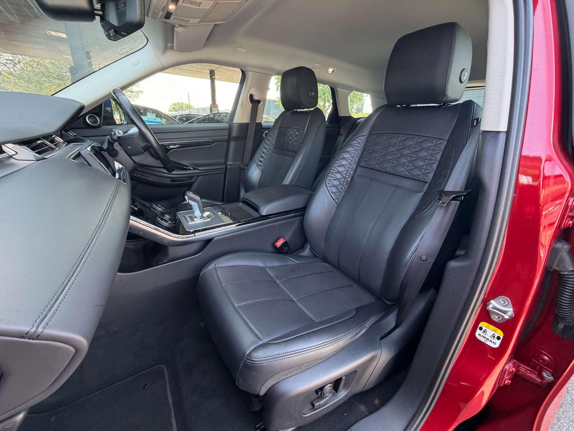 Land Rover Range Rover Evoque view 4