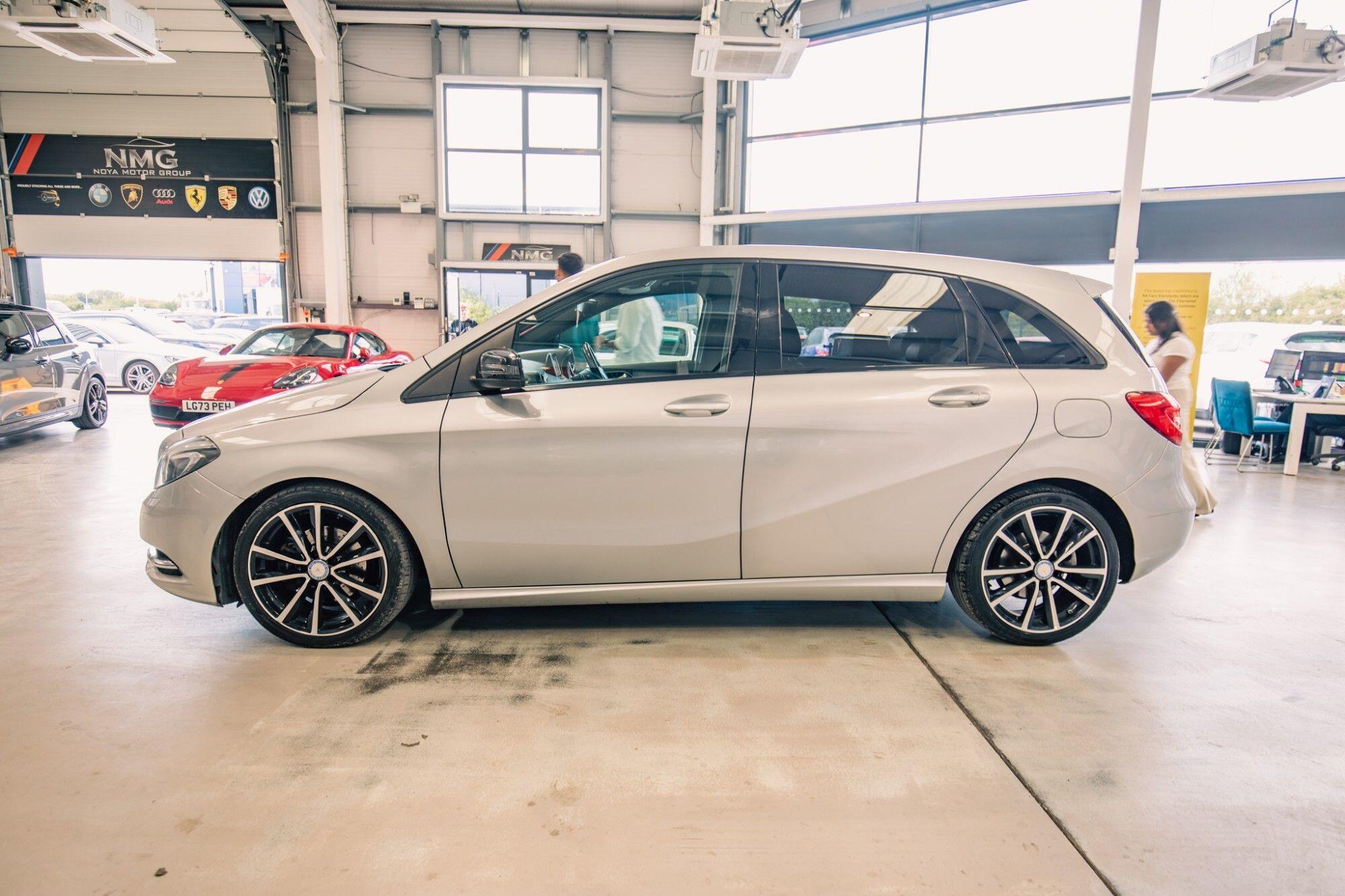 Mercedes-Benz B-Class view 25