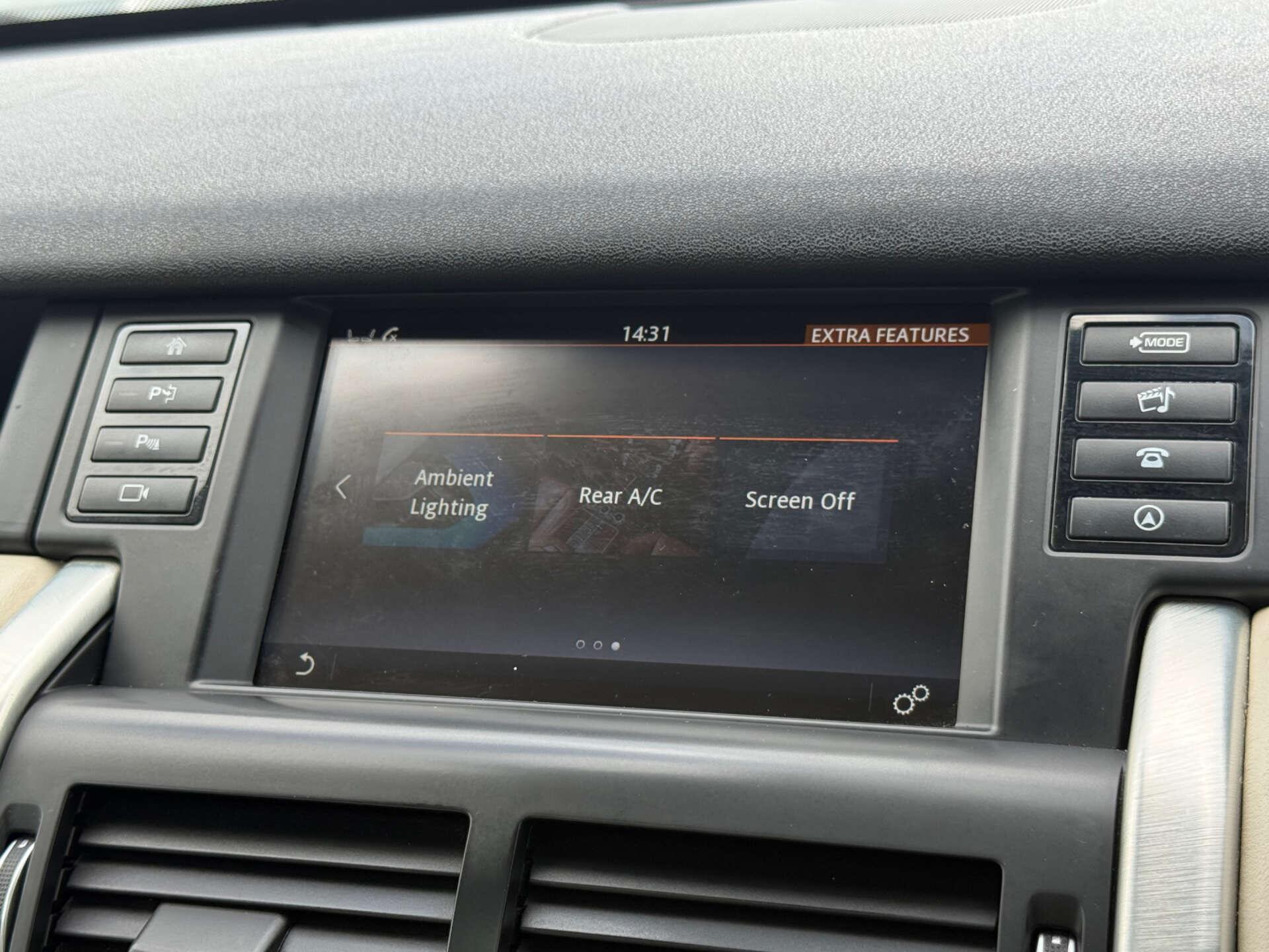 Land Rover Discovery Sport view 60