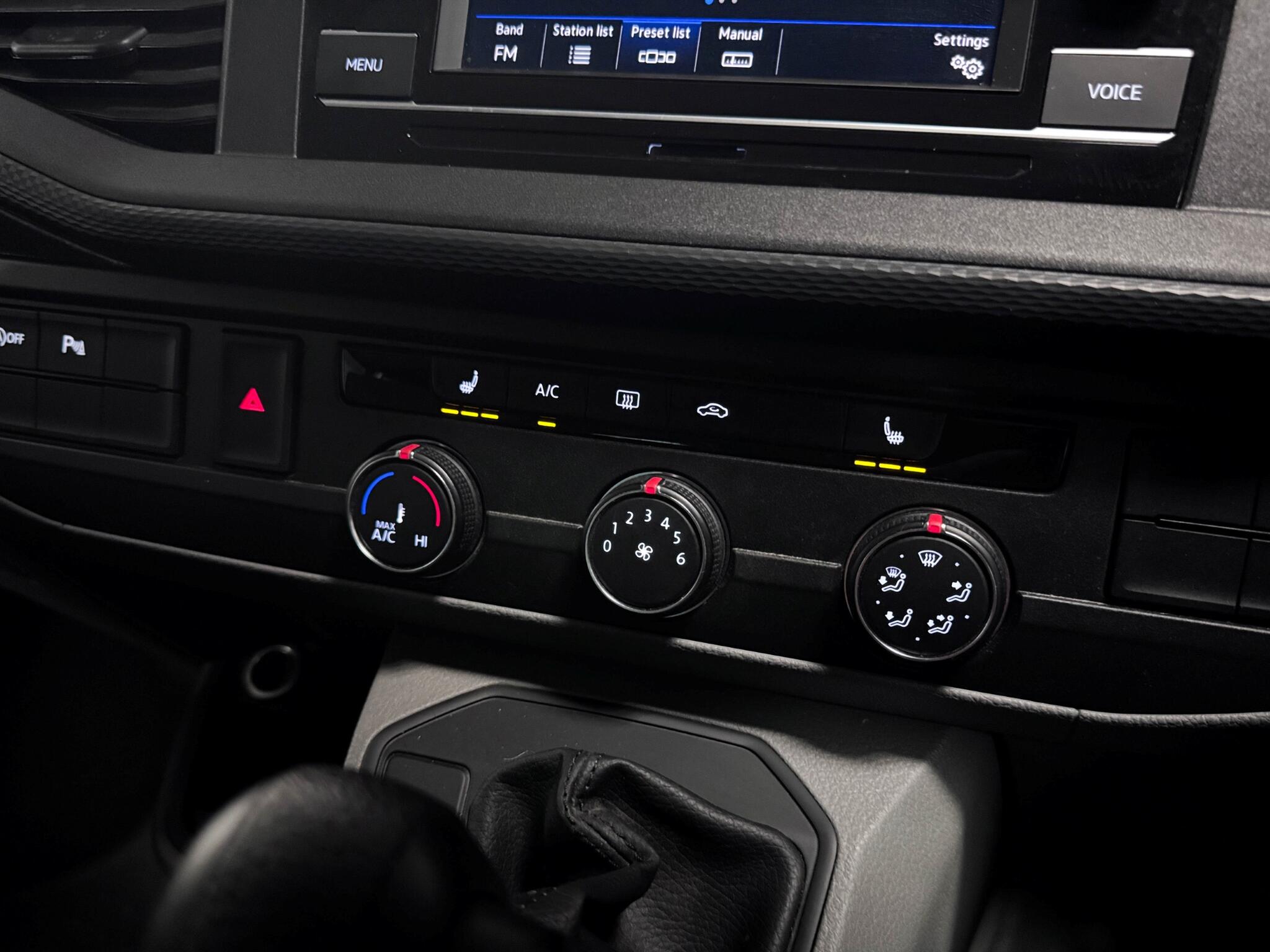 Volkswagen Transporter view 30