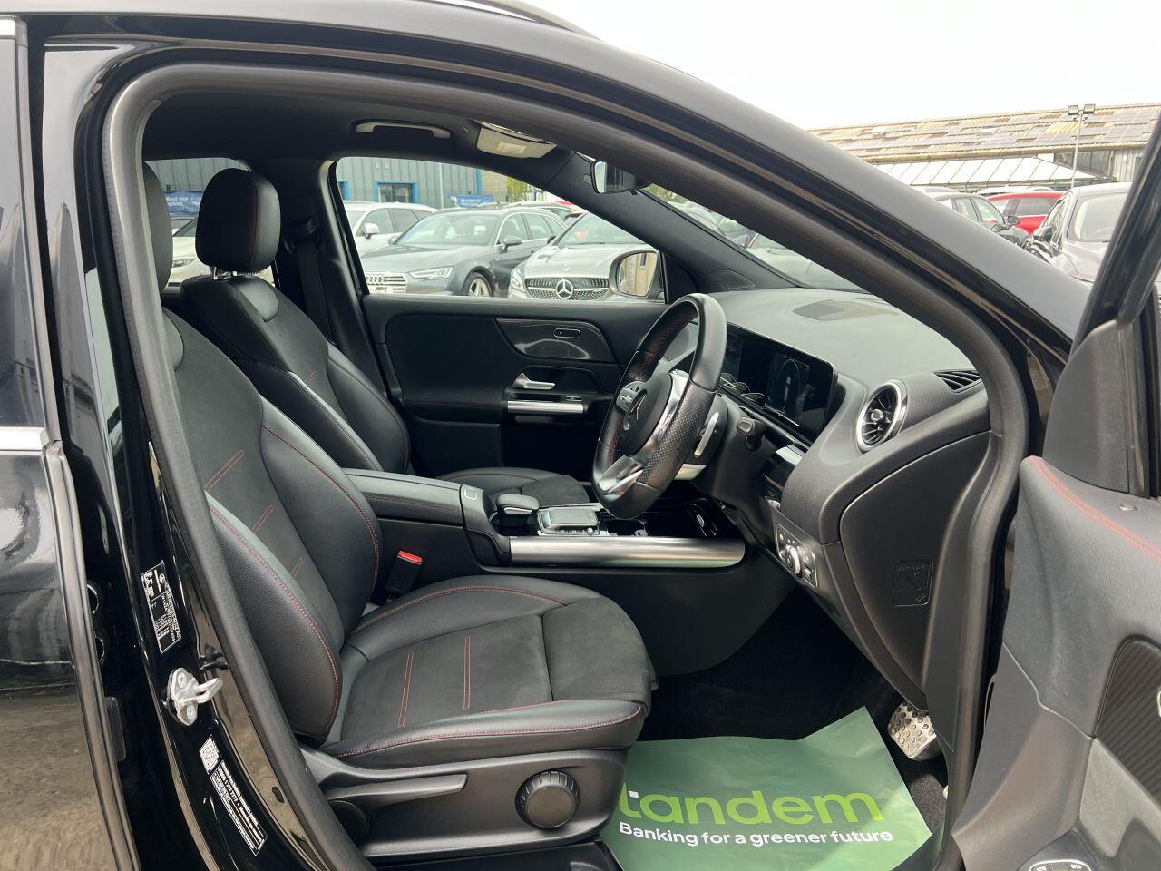 Mercedes-Benz Gla view 15