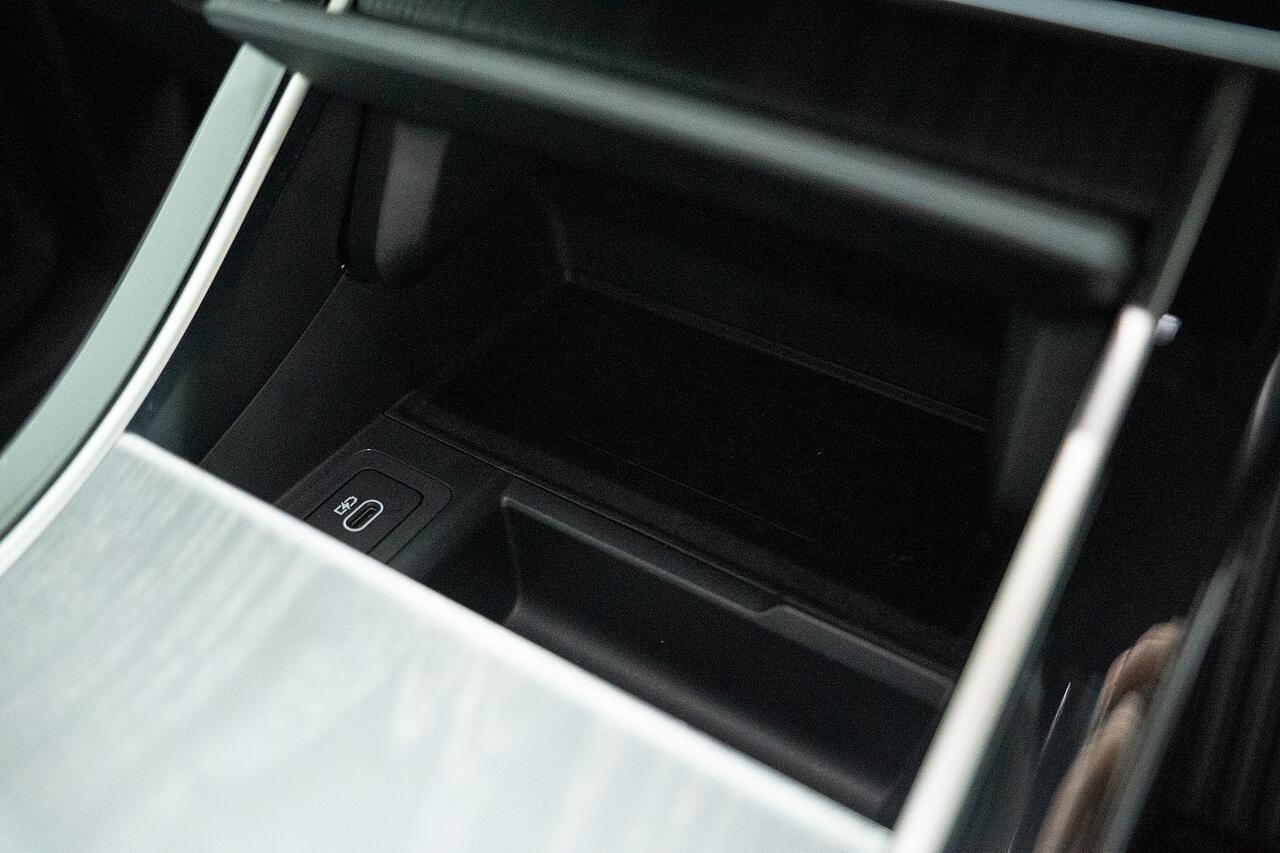 Land Rover Range Rover Evoque view 18
