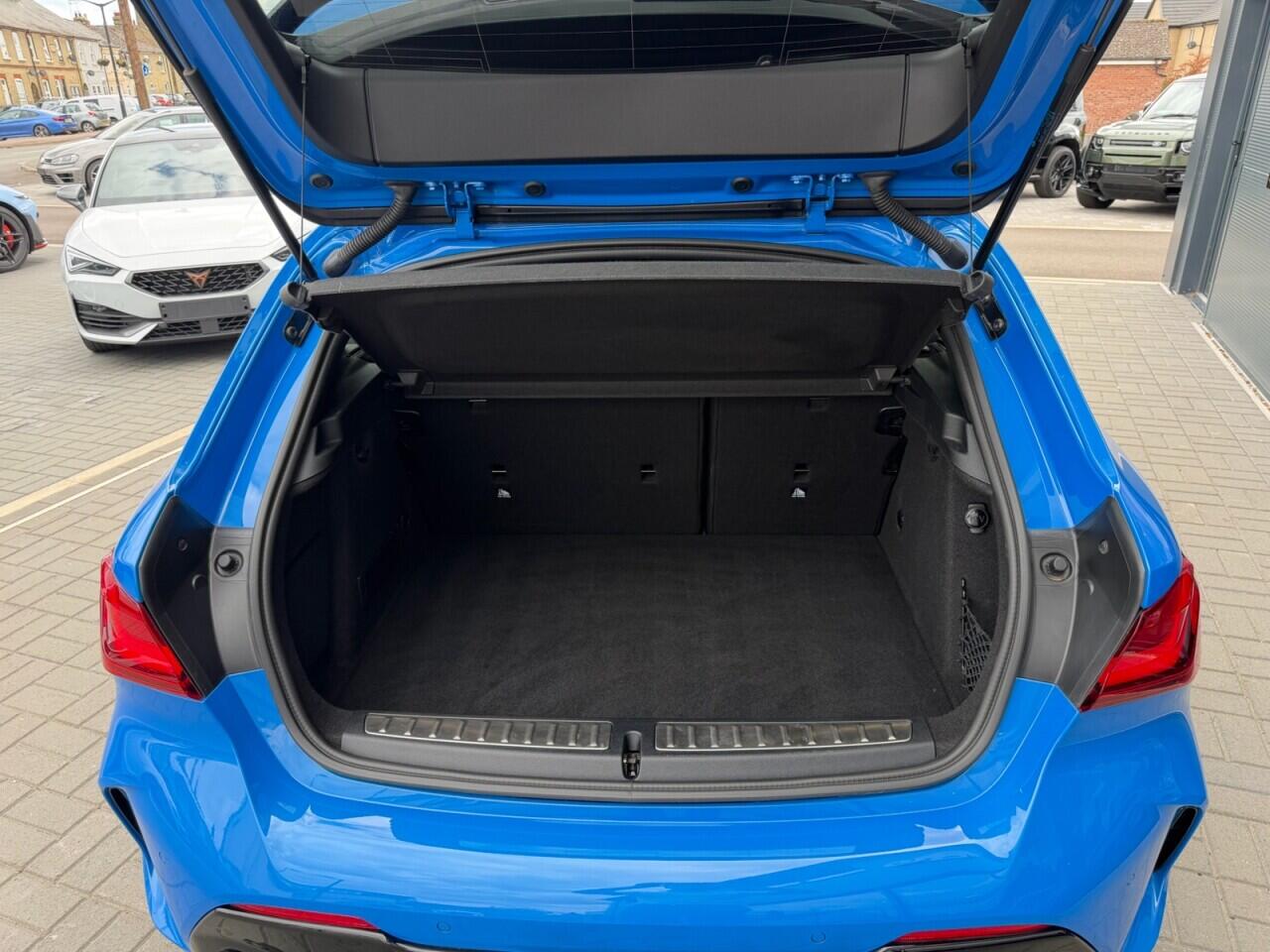 BMW 1 Series view 20