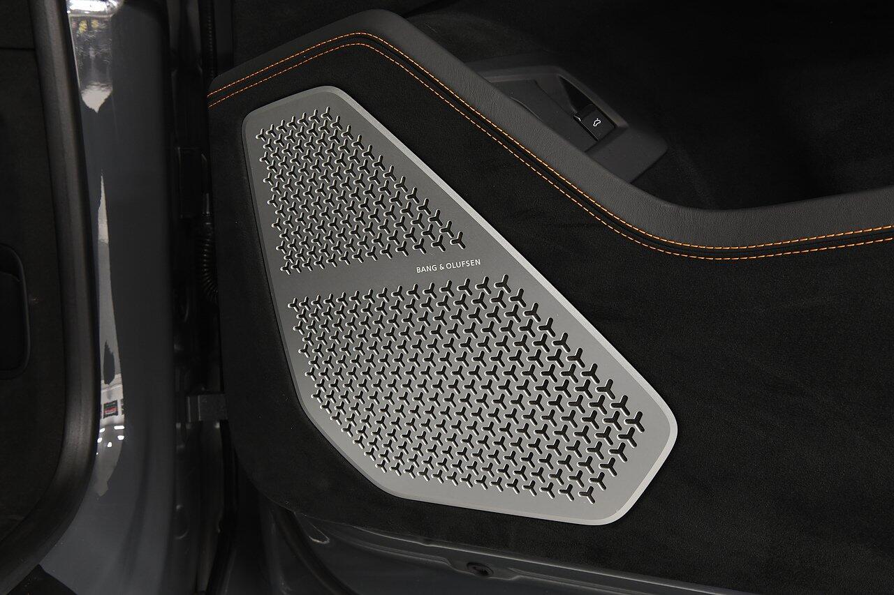 Lamborghini Urus view 25