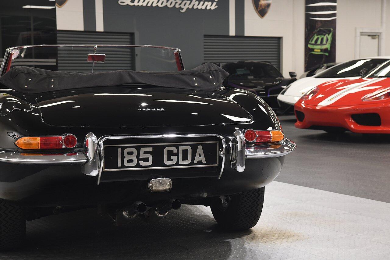 Jaguar E-Type view 29