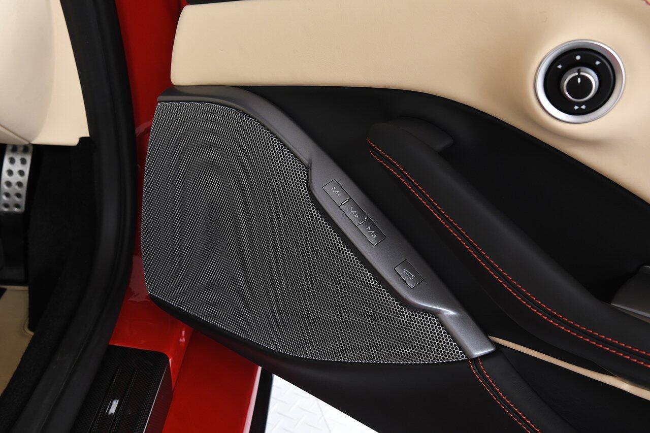 Ferrari Portofino view 27
