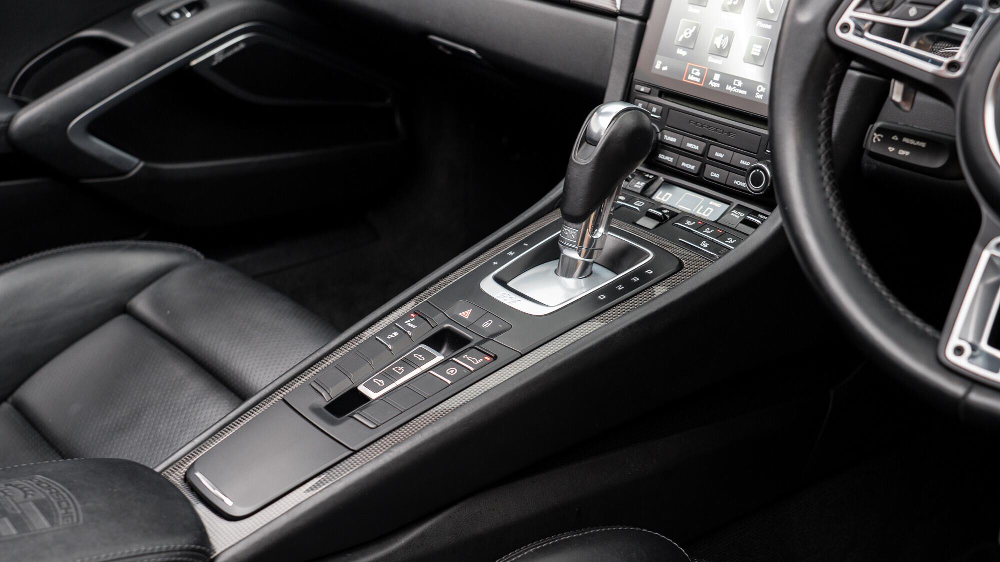 Porsche 911 view 38