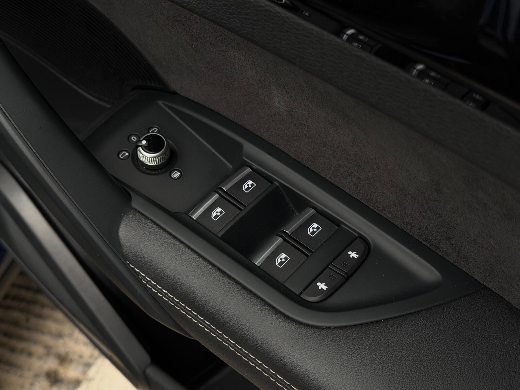 Audi SQ5 view 28