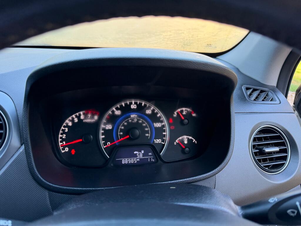 Hyundai I10 view 12