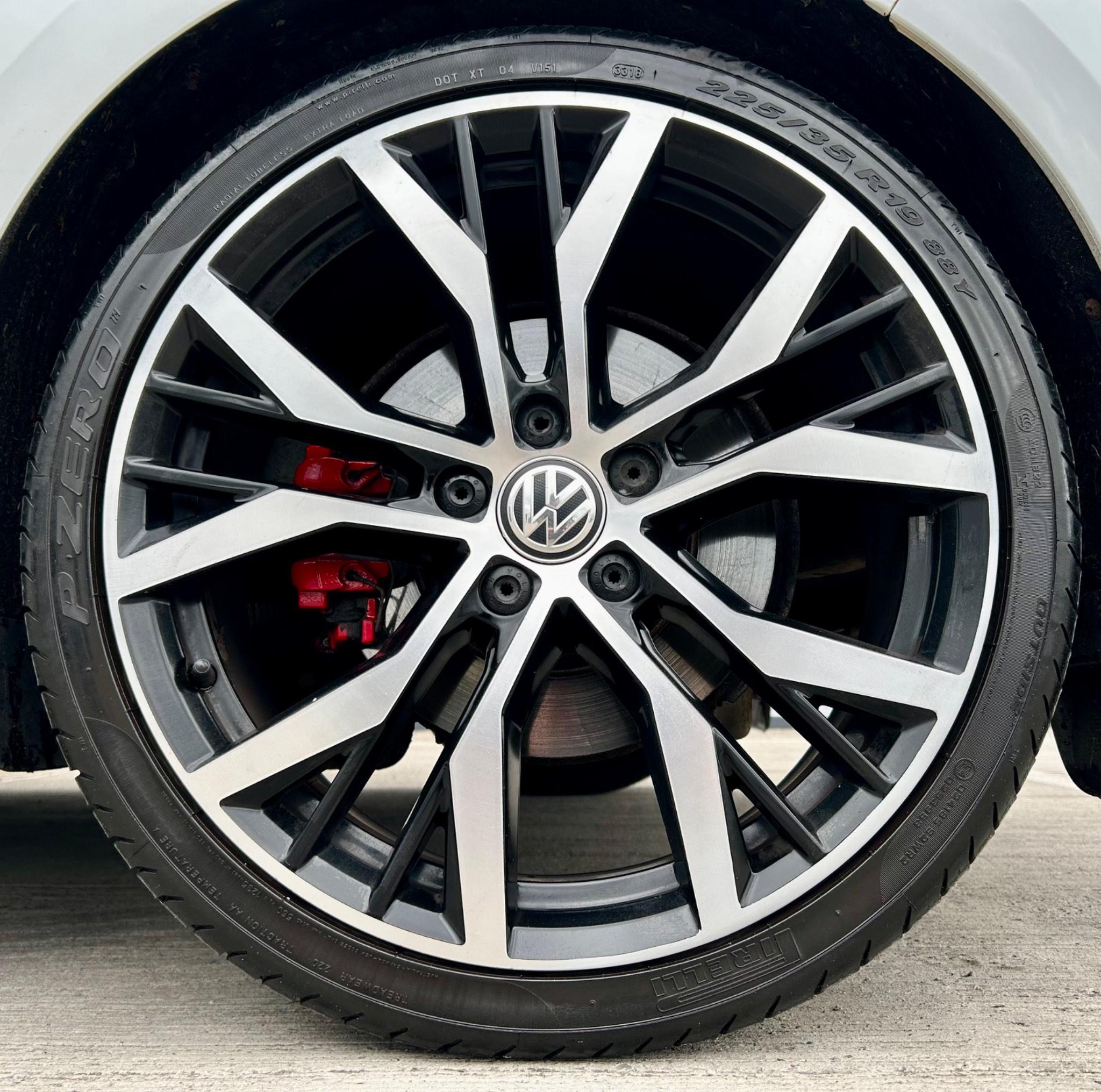 Volkswagen Golf view 14