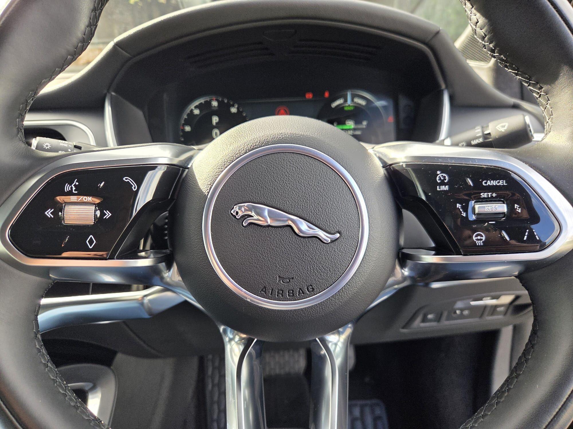 Jaguar I-Pace view 31