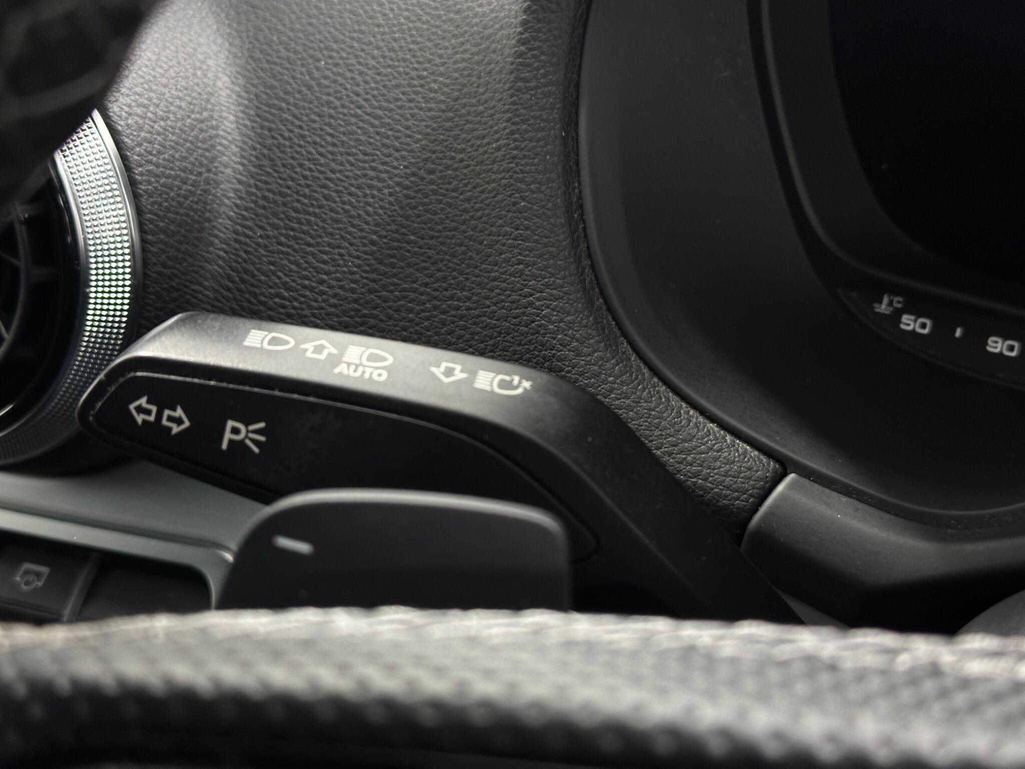 Audi Q2 view 13