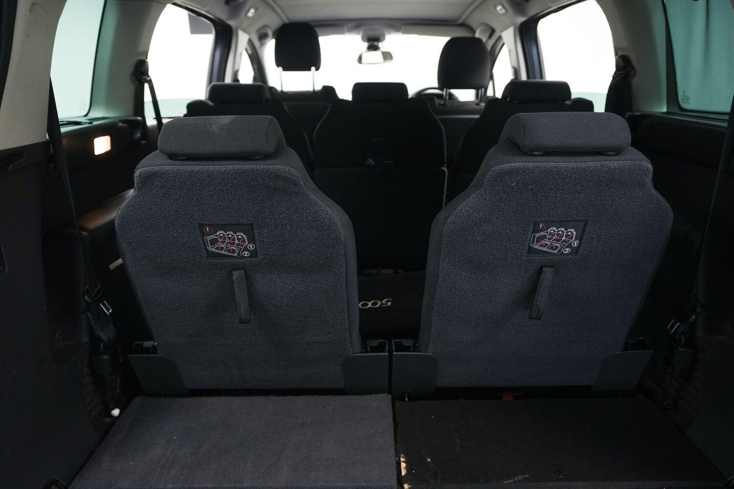 Peugeot 5008 view 8