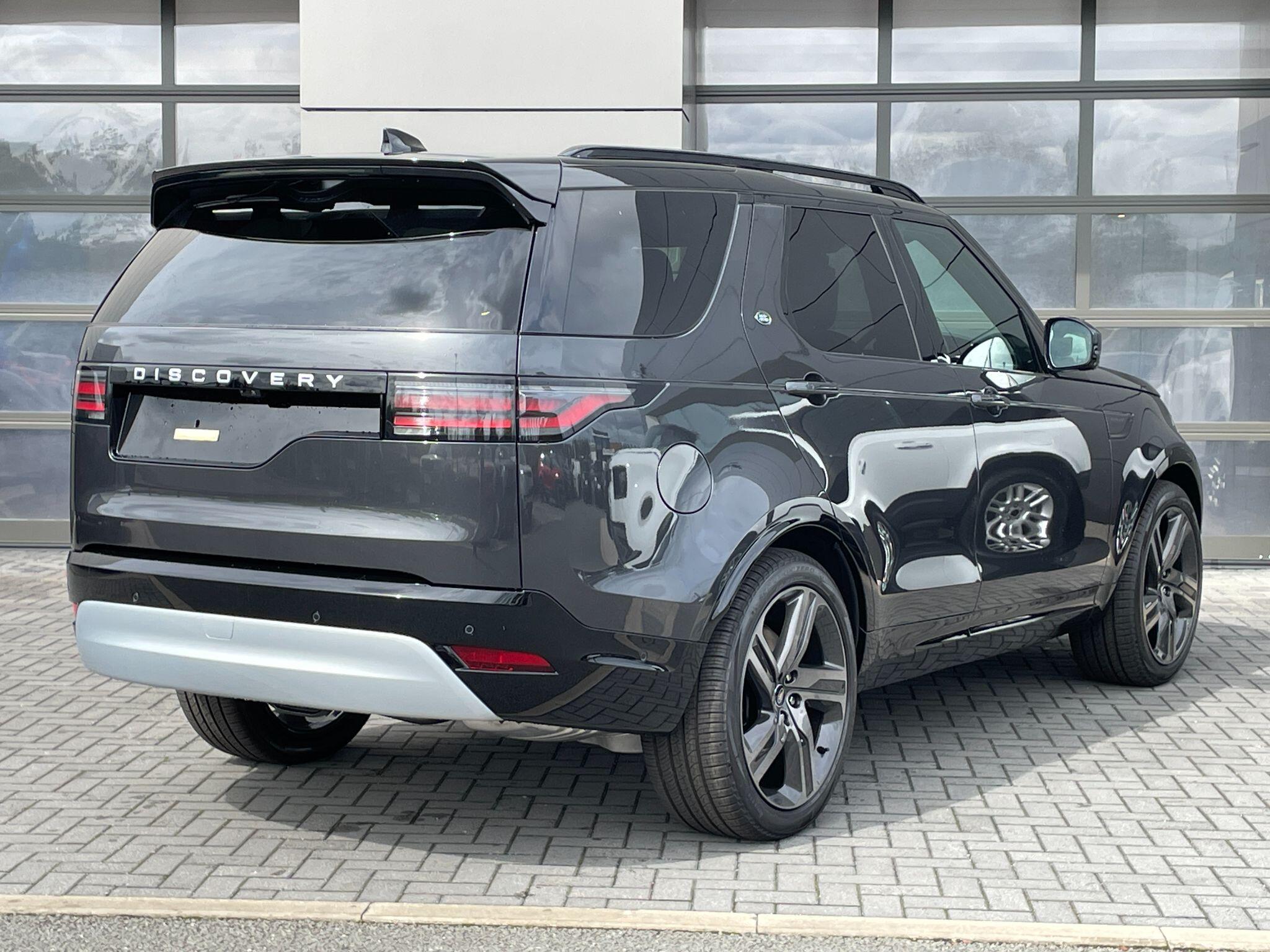 Land Rover Discovery view 8
