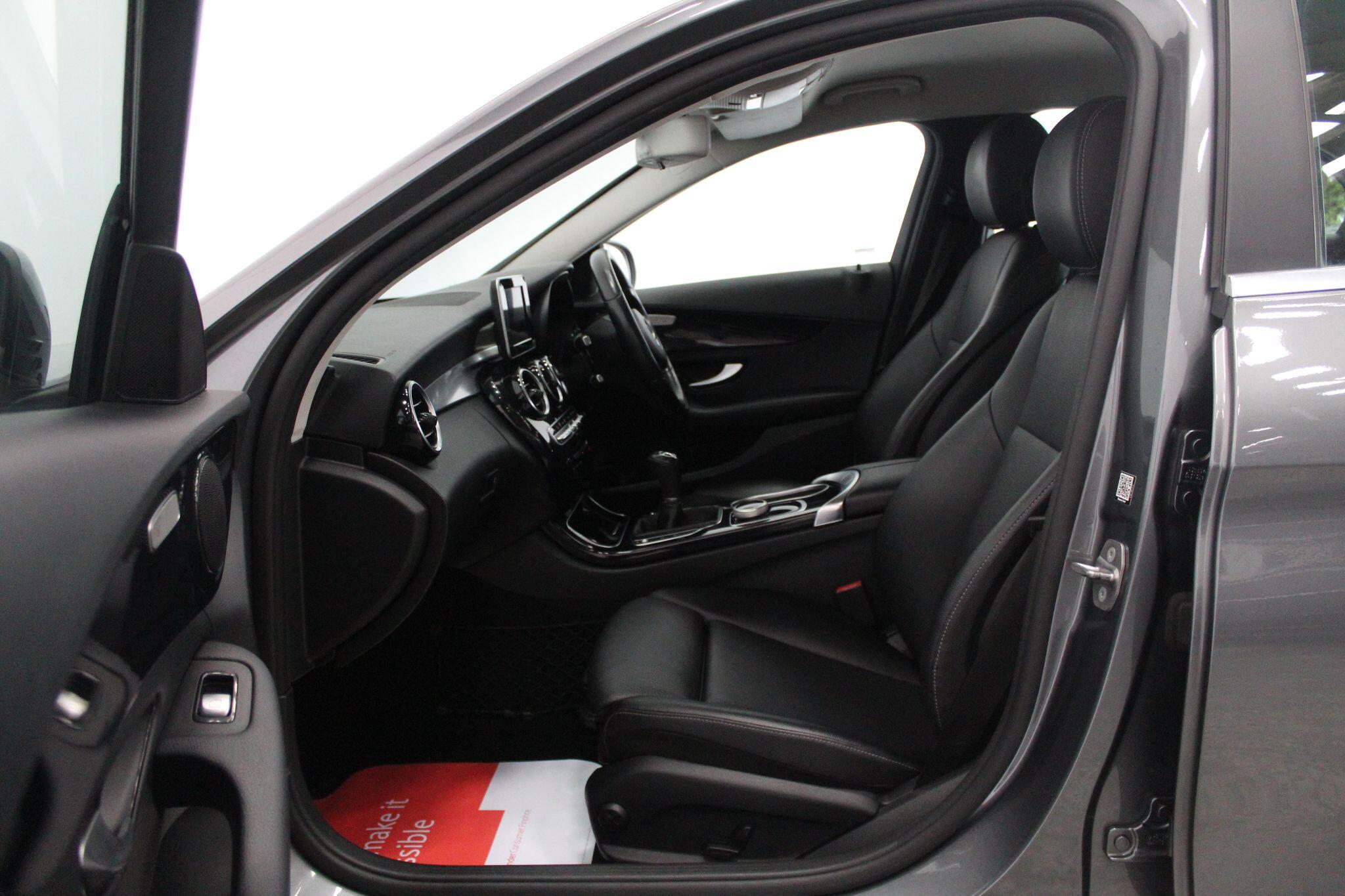 Mercedes-Benz C-Class view 50