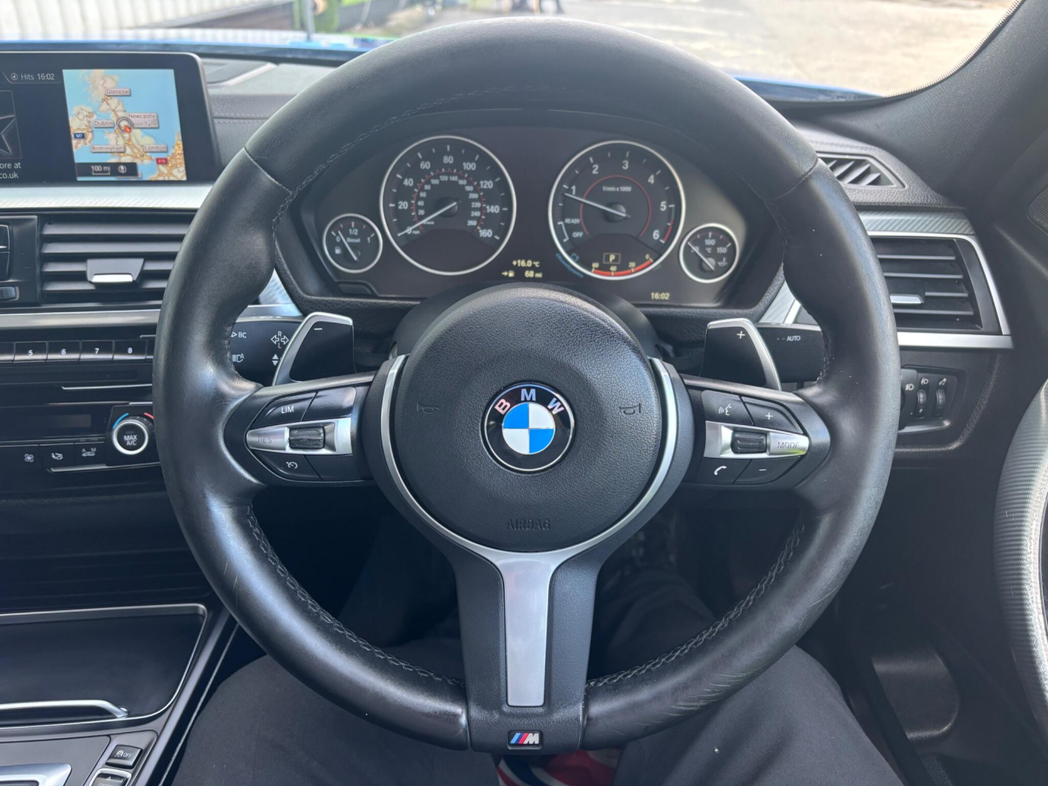 BMW 3 Series view 28