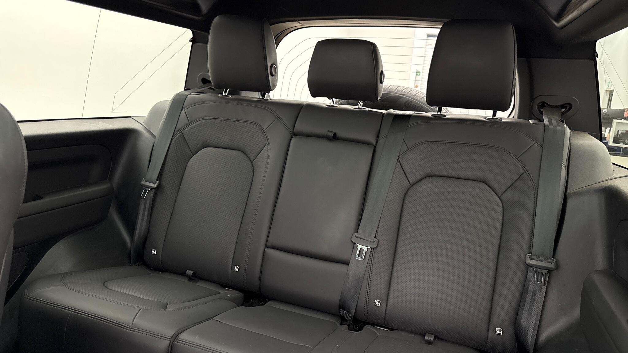 Land Rover Defender view 4