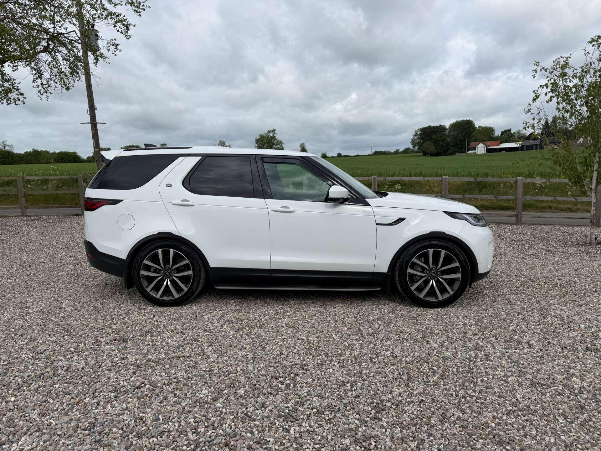 Land Rover Discovery view 6