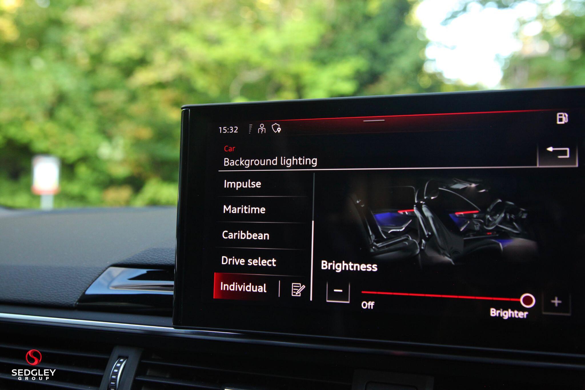 Audi S4 view 29