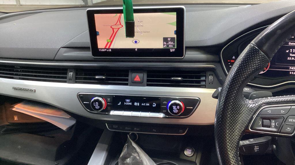Audi A4 view 12