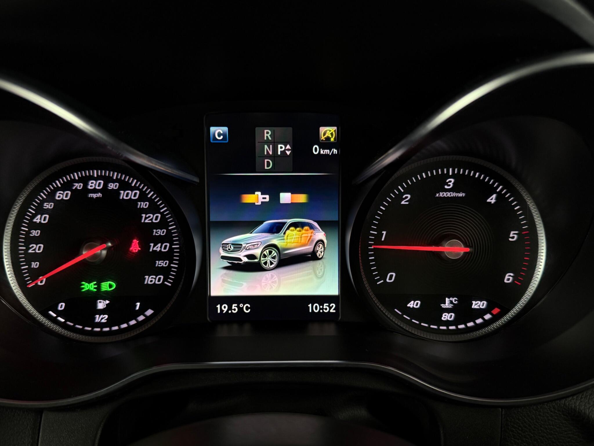 Mercedes-Benz GLC view 14