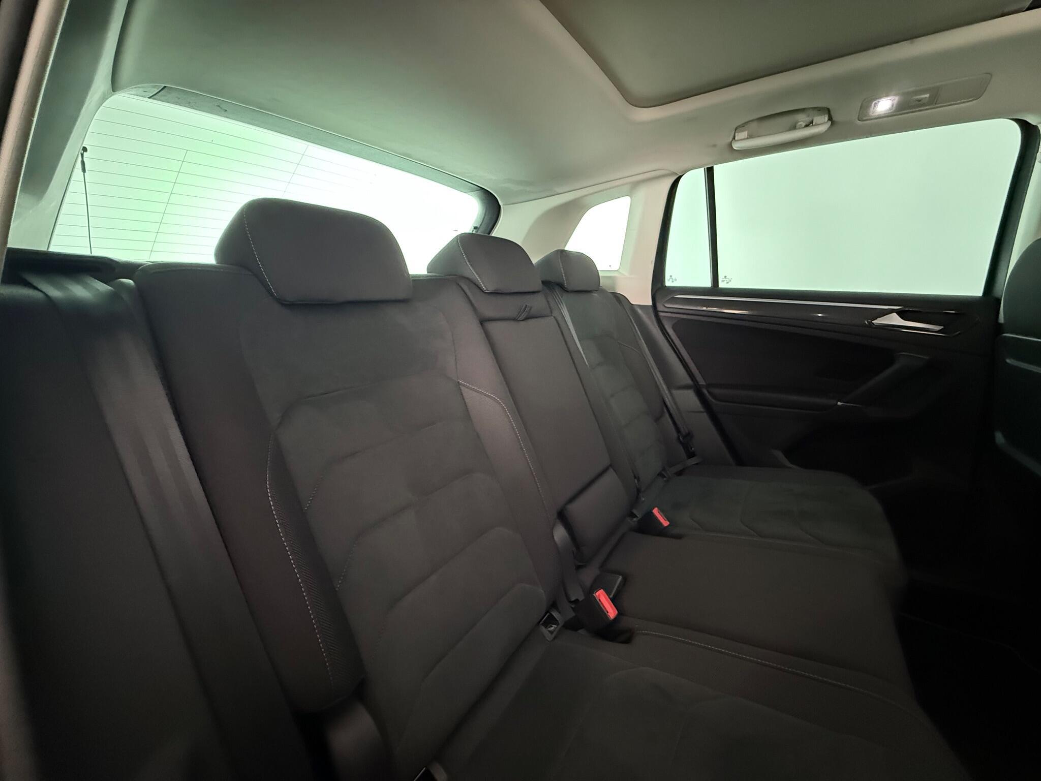 Volkswagen Tiguan view 31