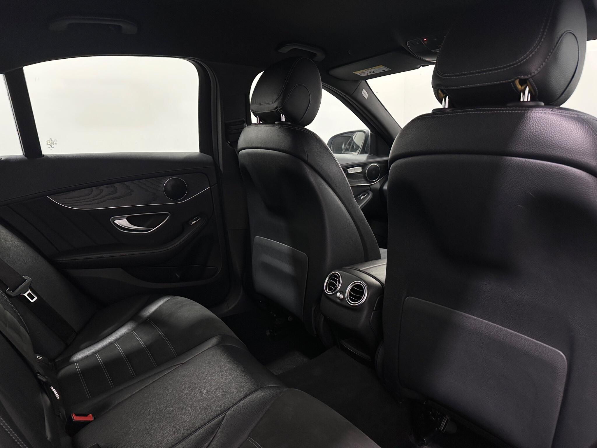 Mercedes-Benz C-Class view 39