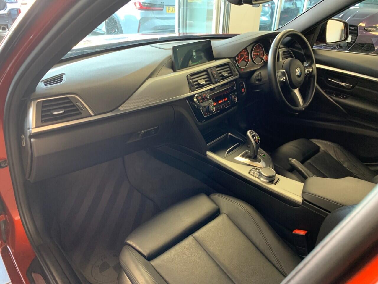 BMW 3 Series view 31