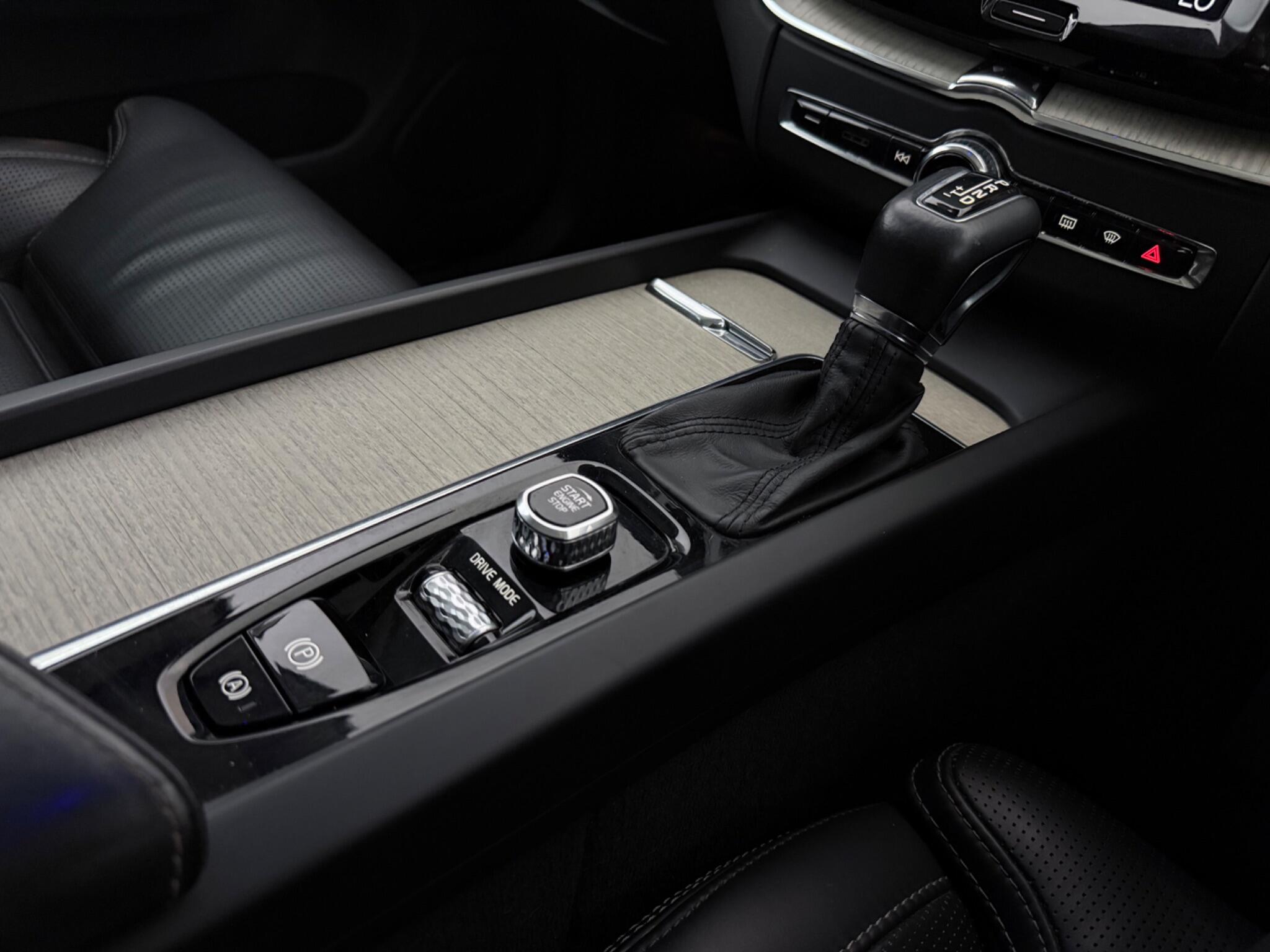 Volvo XC60 view 23