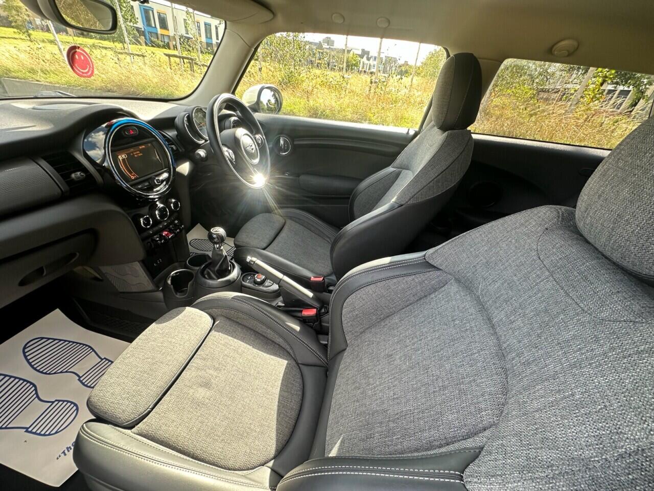 Mini Hatch view 31
