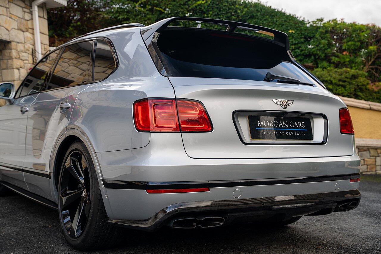 Bentley Bentayga view 8