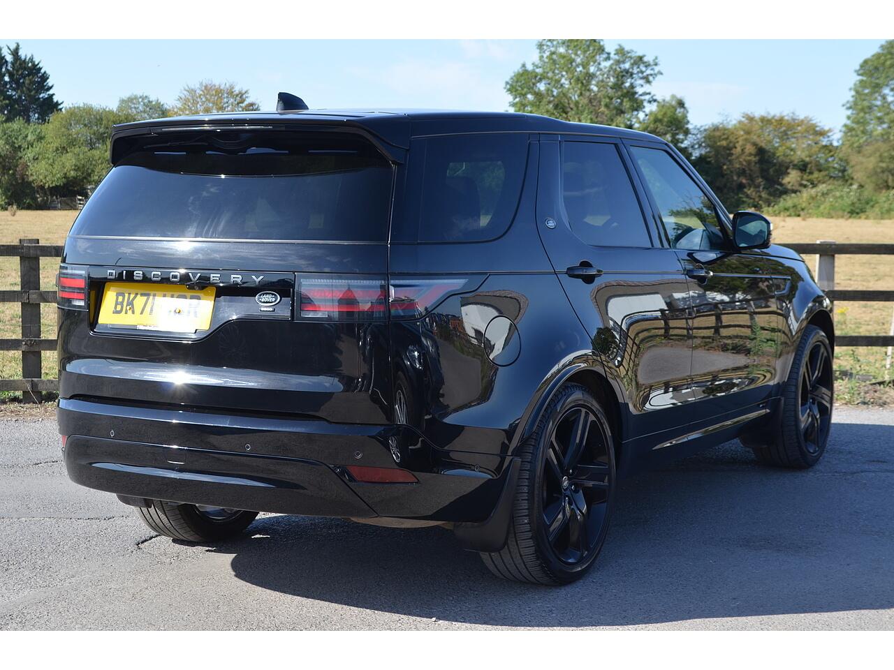 Land Rover Discovery view 9