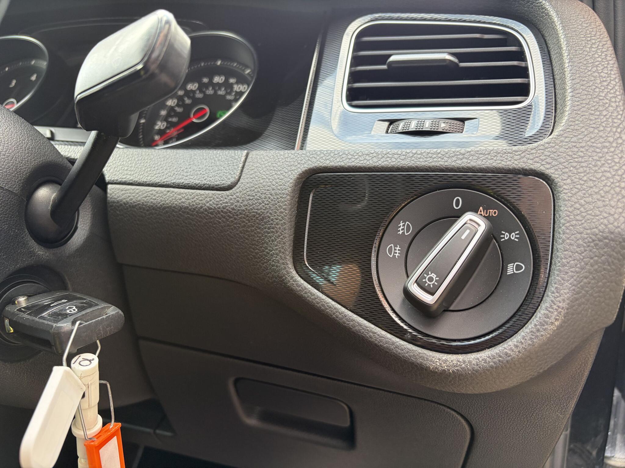 Volkswagen Golf view 22