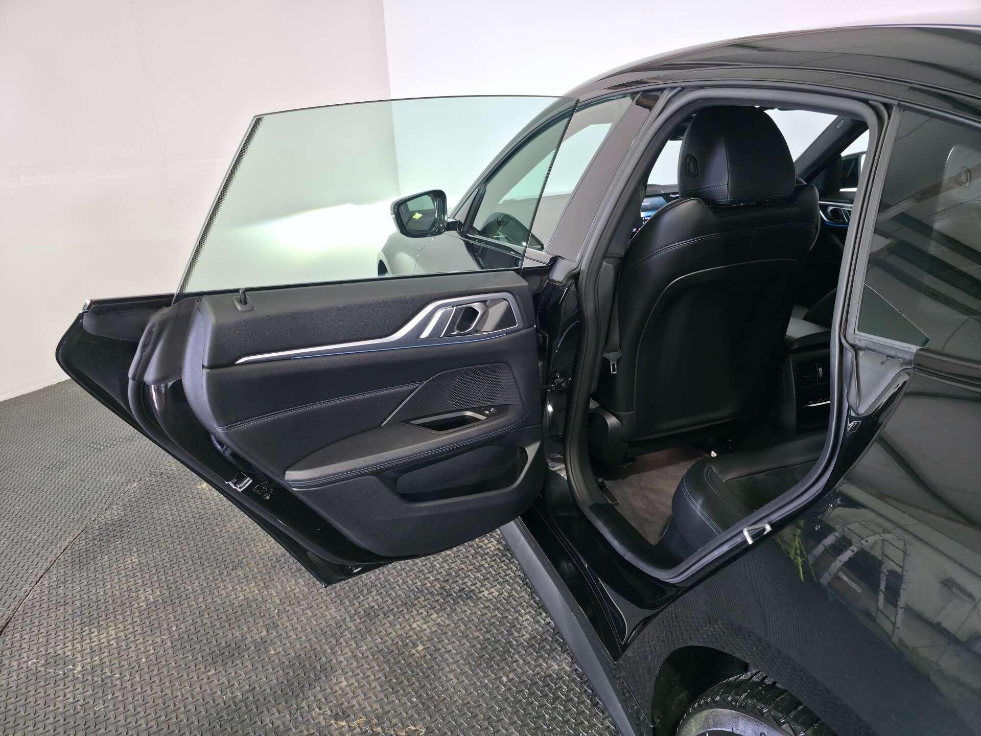 BMW I4 view 57
