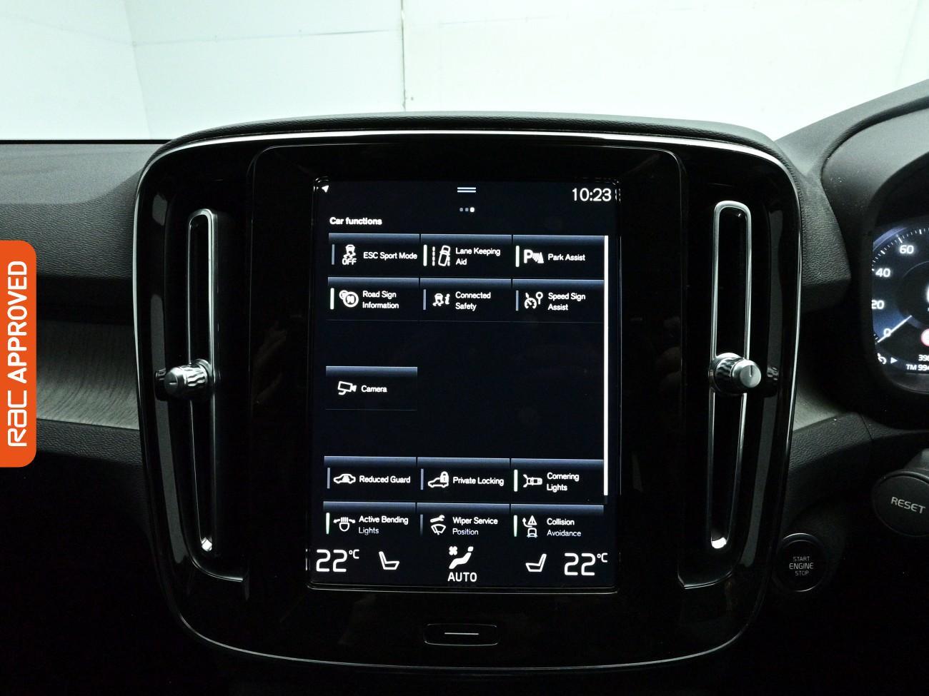Volvo XC40 view 19