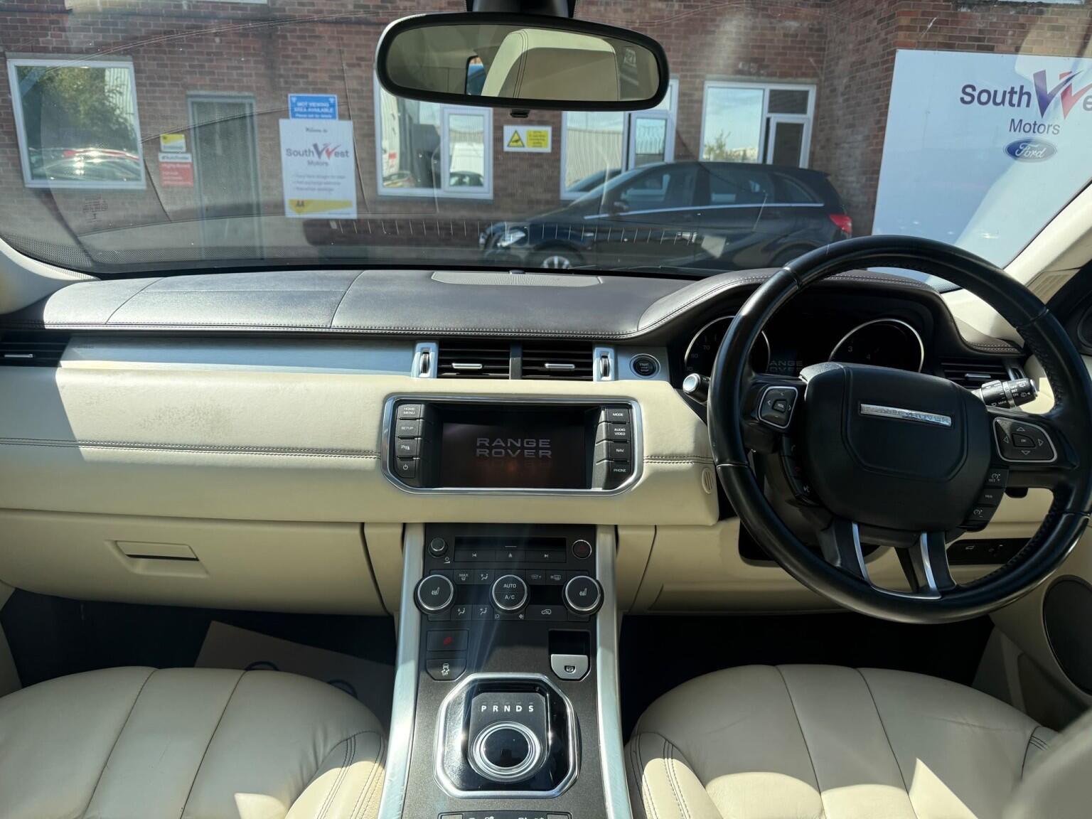 Land Rover Range Rover Evoque view 4