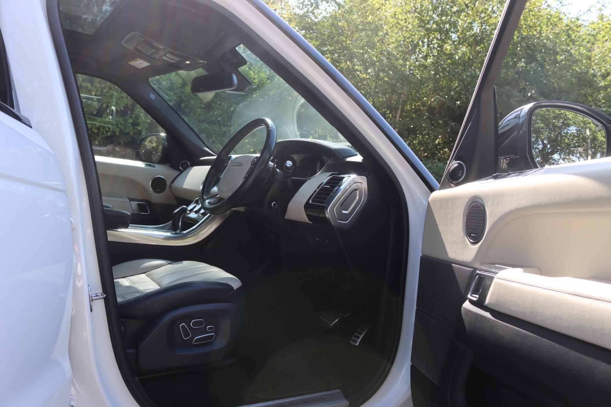 Land Rover Range Rover Sport view 12