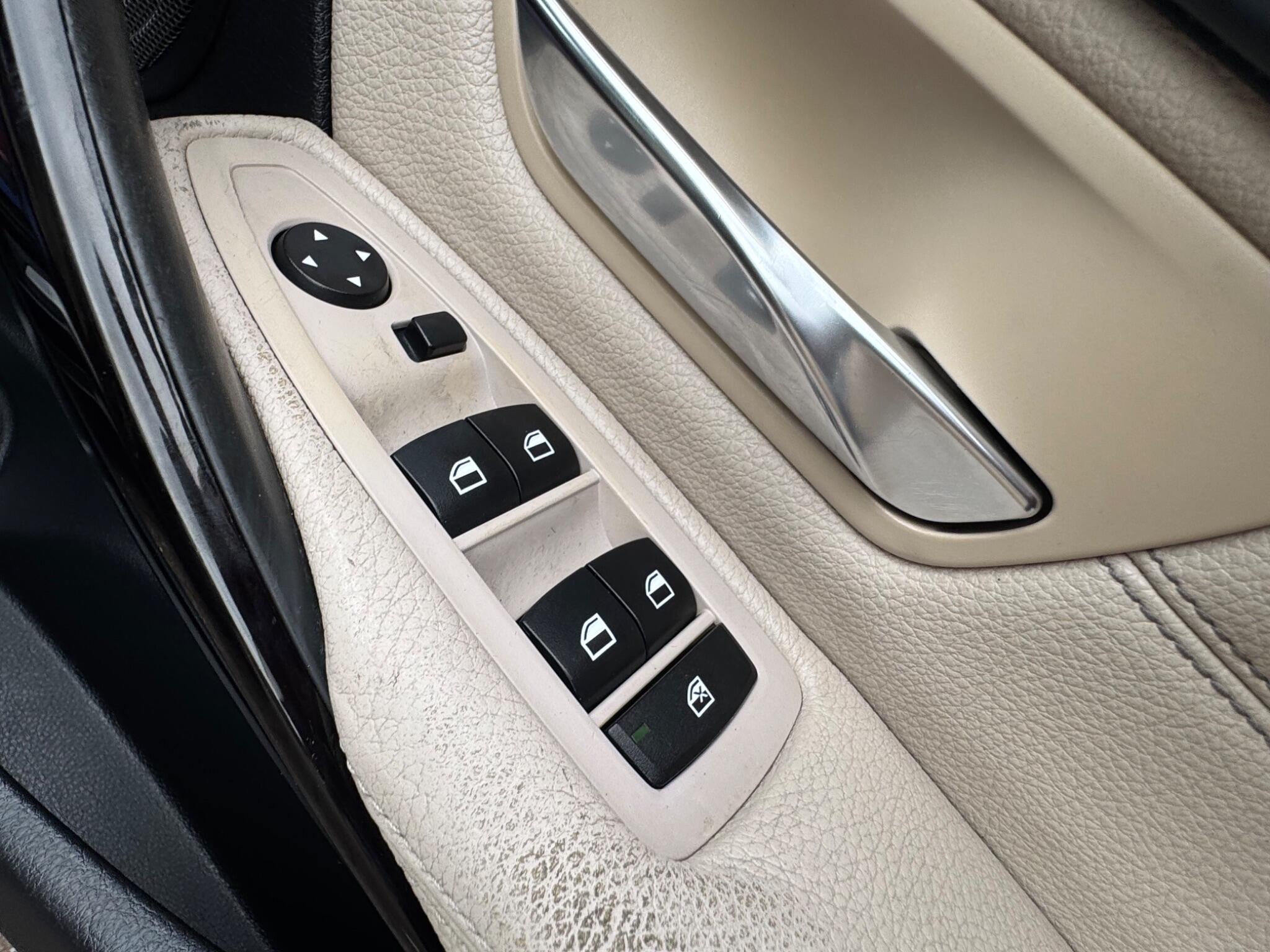 BMW 3 Series view 11
