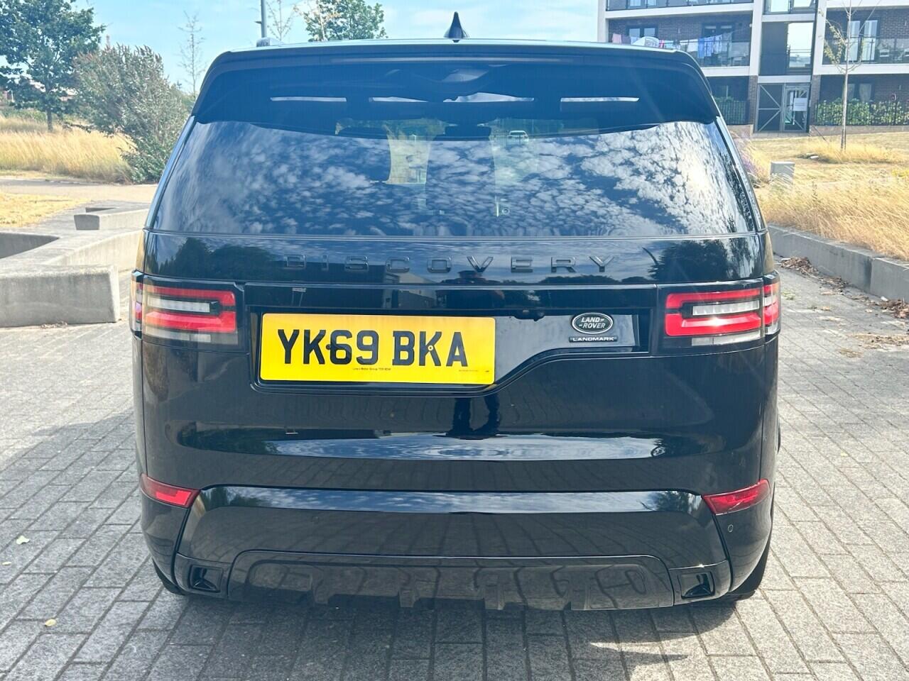 Land Rover Discovery view 13