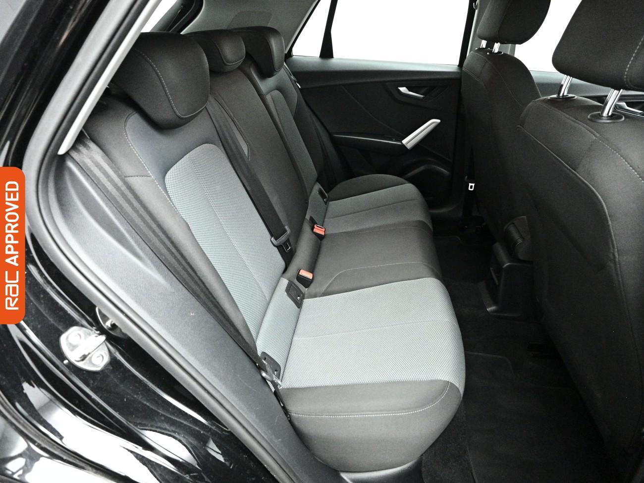 Audi Q2 view 13
